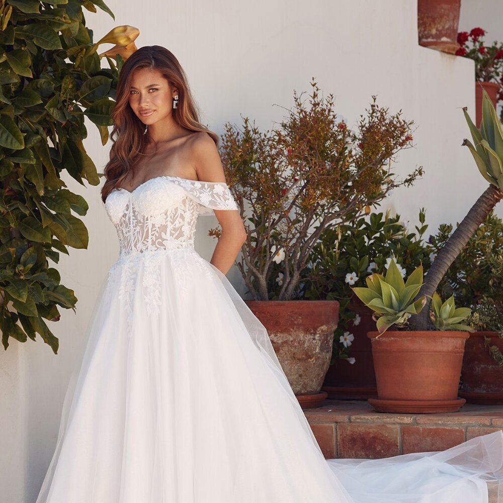 New Off White Wedding Long Ball Gown w/ Floral Lace & Button Closure JT2606LW